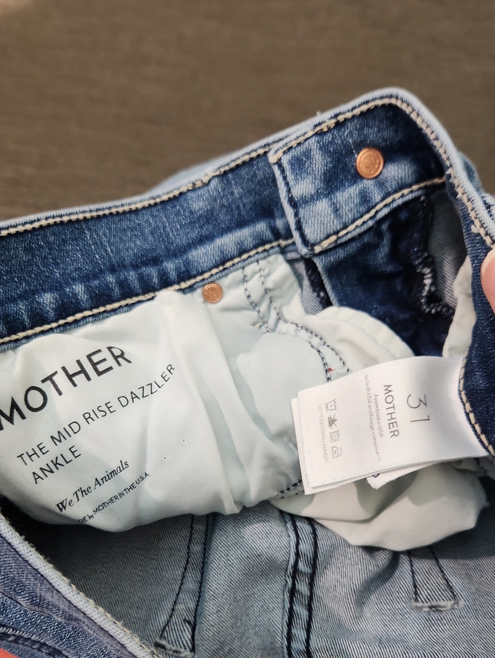 Mother The Midrise Dazzler Ankle Jeans in We The Animals Size 31 - Picture 14 of 16